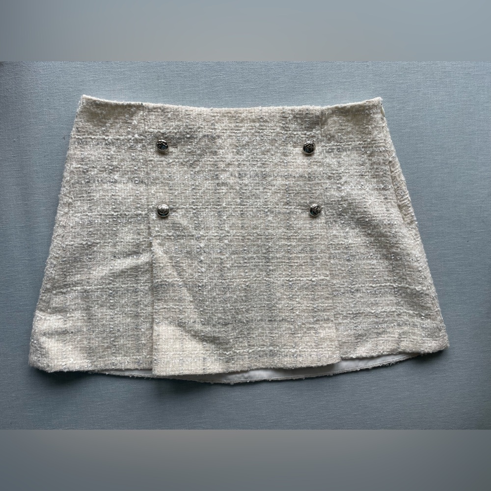 Zara NWT Cream and Silver Medium Mini Skirt with Button Details